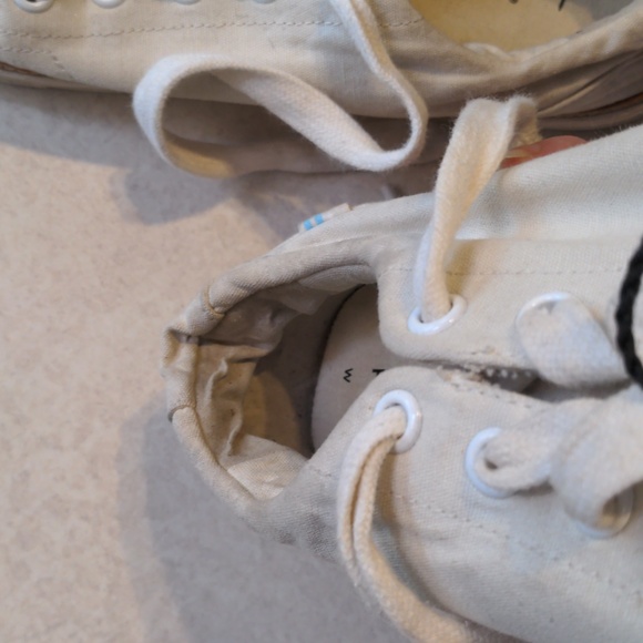 Toms off white sneakers size 9 low tops - Picture 8 of 9